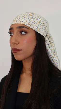 מטפחת מרובעת לבן פרחוני