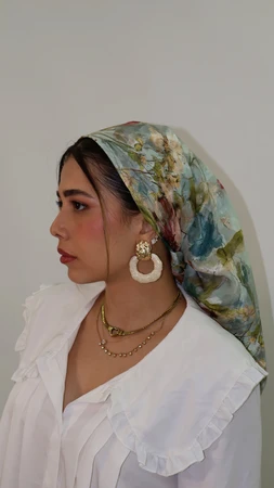 מטפחת מרובעת שיפון פרחים ירוק