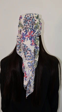 מטפחת מרובעת דגם יערה