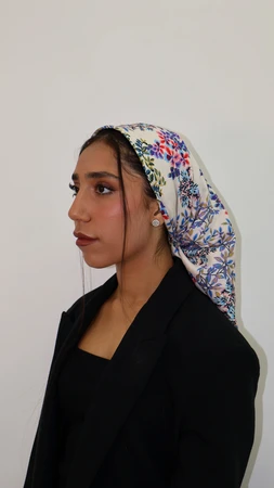 מטפחת מרובעת דגם יערה