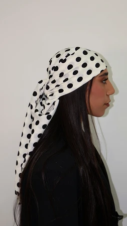 מטפחת מרובעת נקודות