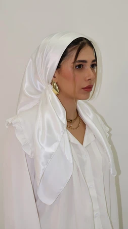 מטפחת מרובעת סטאן לבן