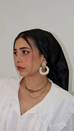 מטפחת מרובעת סטאן שחור