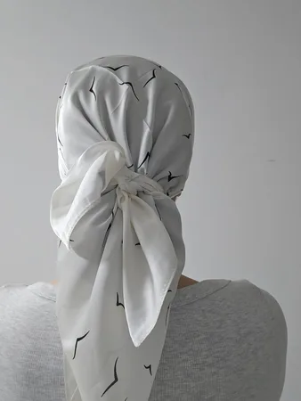 מטפחת מרובעת ציפור לבן